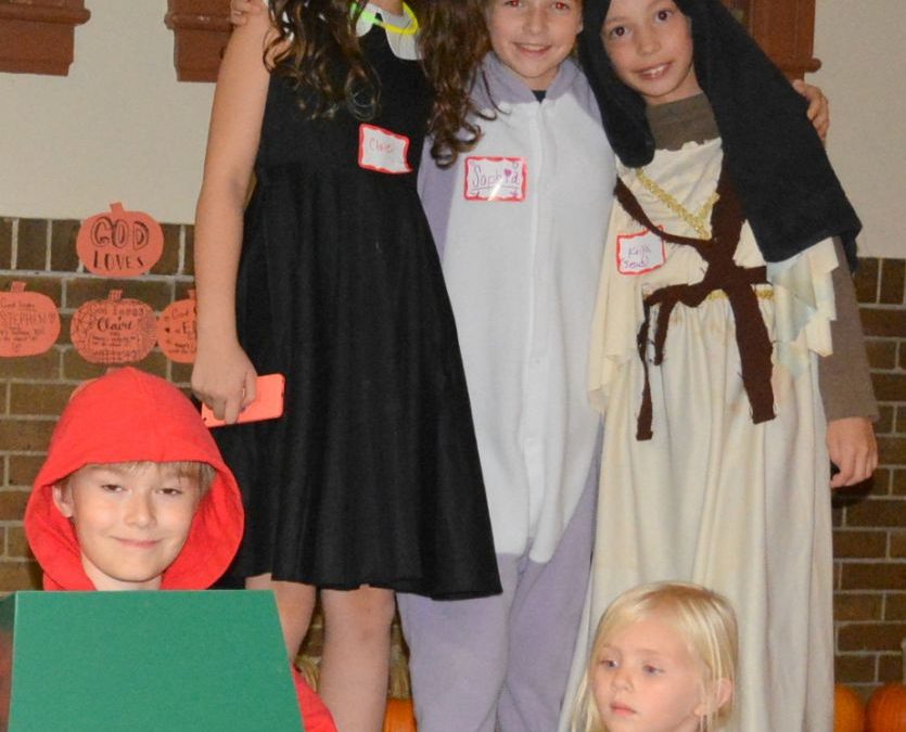 2017-Halloween-Fmily-Fun-Night-033